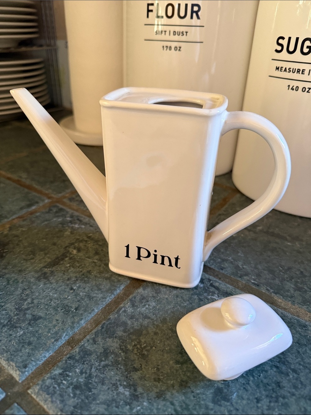 Simple Dining White Ceramic Water Pitcher Farmhouse Milk Juice Server Vase amco